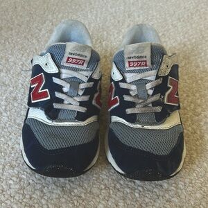 New Balance Toddler Velcro Sneakers (Model 997R)